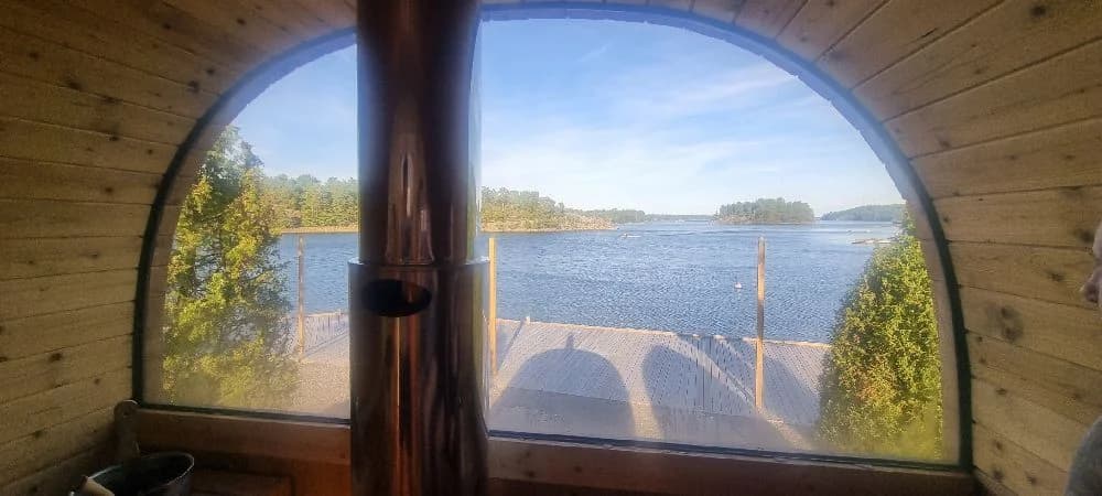 Upptäck Eriksvik Finnkroken! Nya ställplatser för husbil/husvagn med el, vatten & magisk utsikt i S:t Anna skärgård. Boka bastu & njut av brygglivet.