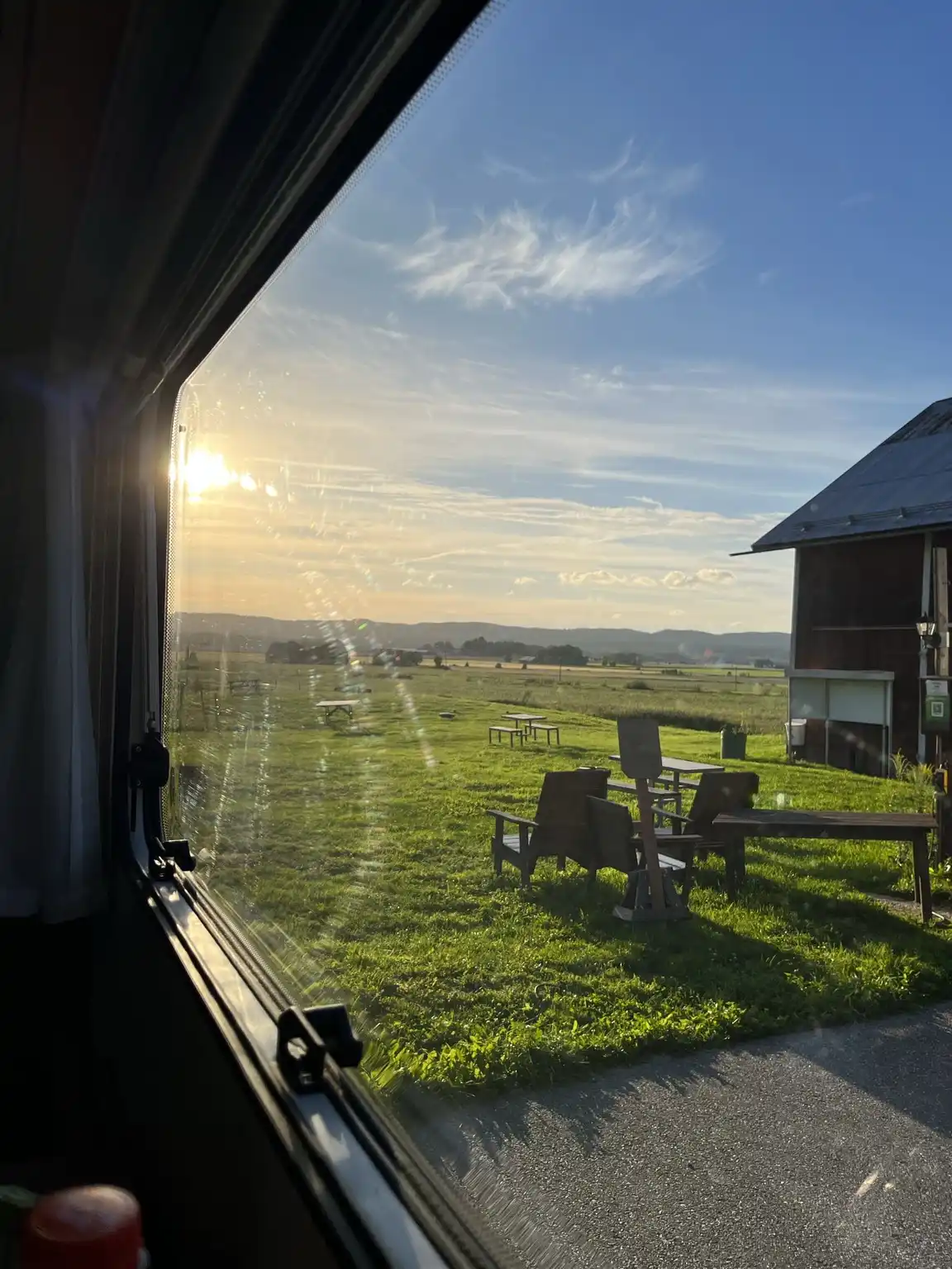 Upptäck Gustavsvik Resort i Örebro – en femstjärnig ställplats & camping med äventyrsbad, spa, gym & massor av aktiviteter. Öppet året runt!