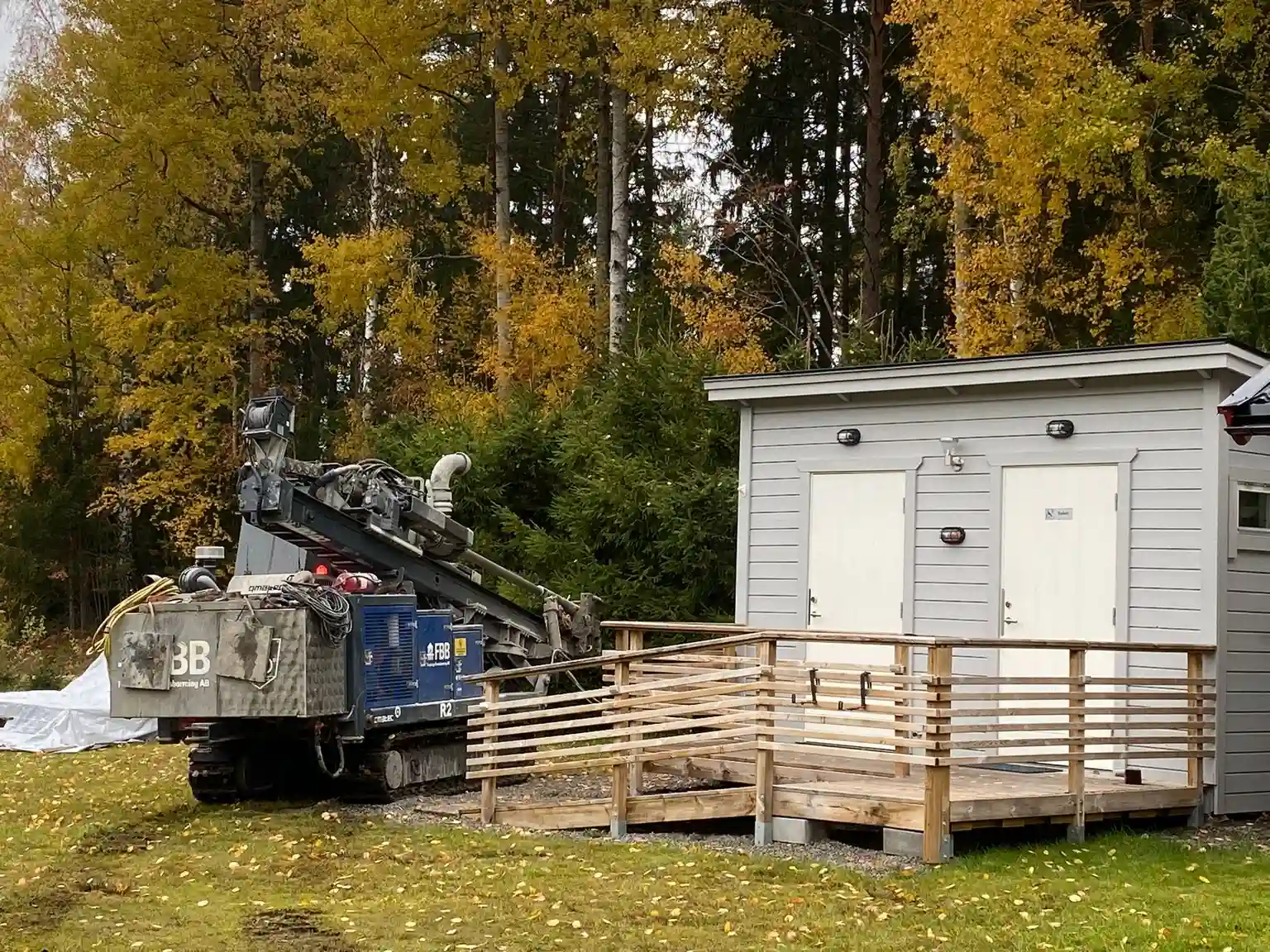 Upptäck Svennevads Camping! Naturnära ställplatser för husbil/husvagn vid sjön Sottern. Bad, fiske, vandring & lugn. El finns. Boka din plats idag!