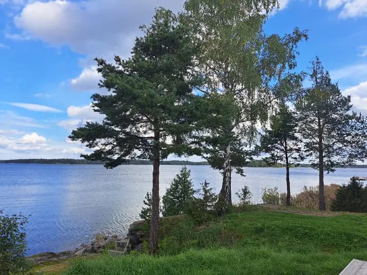 Hitta din perfekta ställplats vid Hargshamns Camping i Roslagen! Njut av havsbad, sandstrand, utmärkt fiske & service för husbil/husvagn nära Östhammar.