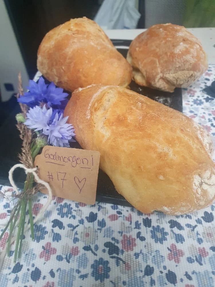 Upptäck Rätans Camping! Ställplatser för husbil/husvagn vid Rätanssjön. Öppet året runt, pool, bastu, fiske, vandring. Familjevänligt & naturnära.