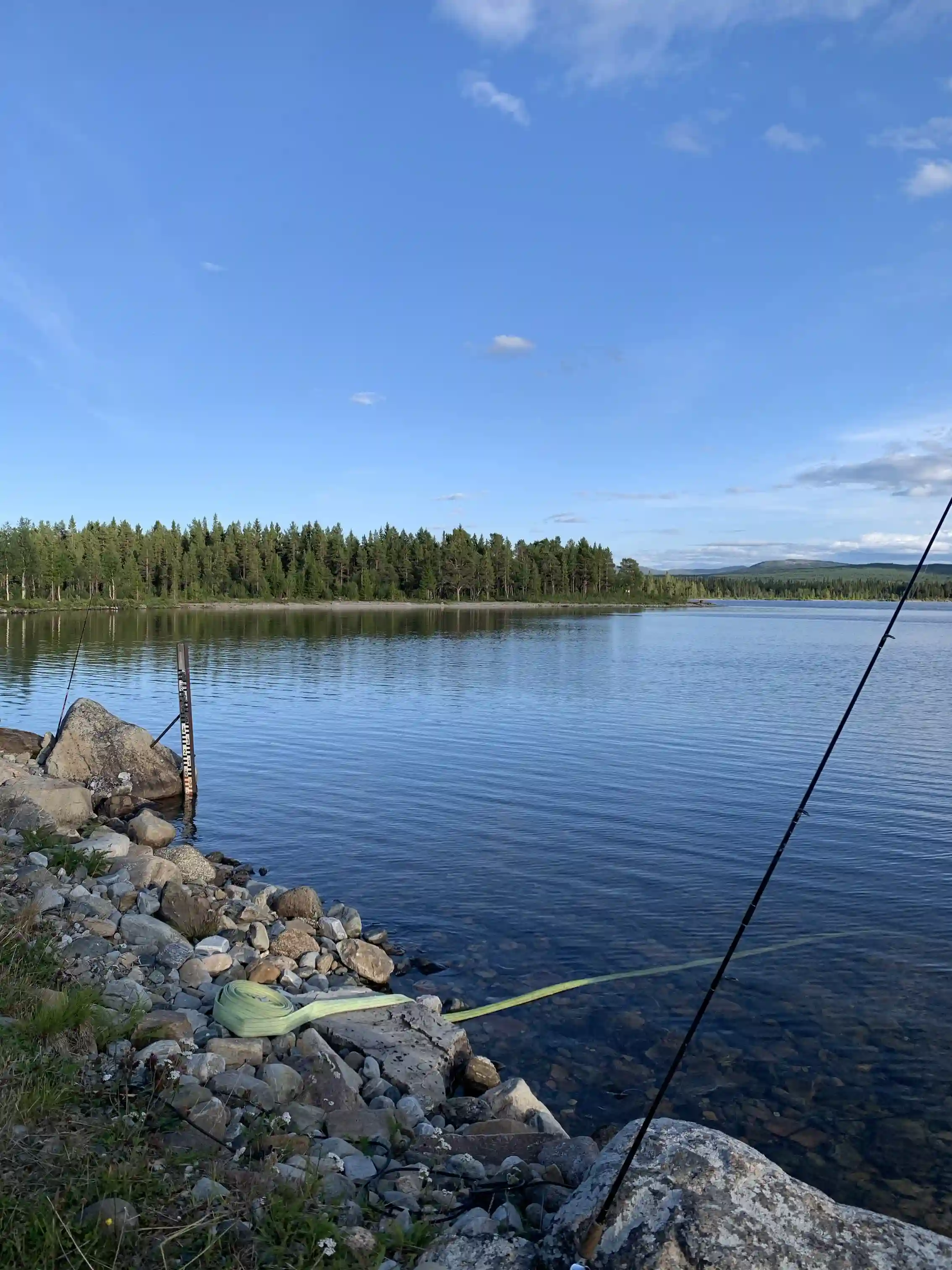 Upptäck Ställplats Utansjön i Bredbyn! Perfekt för husbil/husvagn vid Storsjön med fiske, bastu, spa, strand & äventyr. Boka din naturnära plats nu!