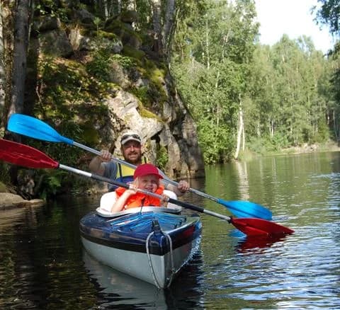 Hitta din perfekta ställplats på Camping 45 i Värmland! Året runt-öppet nära E45 & Hovfjället. Elplatser, service, fiske, vandring, skidåkning. Green Key.