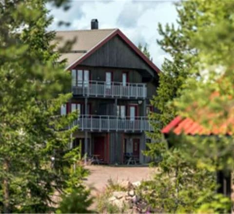 Upplev Orsa Grönklitt – åretruntöppen ställplats i Dalarna med skidåkning, cykling, bad & äventyr. Fullservice för husbil/husvagn. Boka din plats!