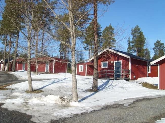 Upplev Vännäs Bad & Camping – en året-runt-öppen ställplats i Västerbotten med pool, stort aktivitetsutbud, bike park, padel & förstklassig service.
