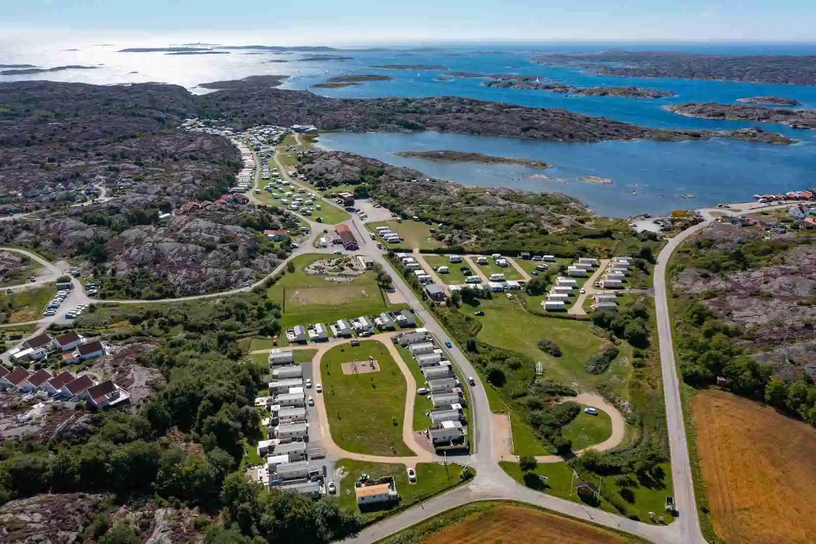 Ställplats & camping vid havet på Orust. Fullservice med spa, restaurang, bad & aktiviteter. Perfekt för husbil/husvagn i Bohuslän. Boka Stocken Camping!