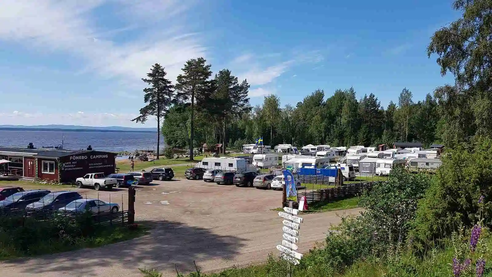 Hitta din perfekta ställplats vid Norra Dellen Familjecamping i Hälsingland. Naturnära camping med bad, fiske, minigolf, restaurang & utmärkta faciliteter.