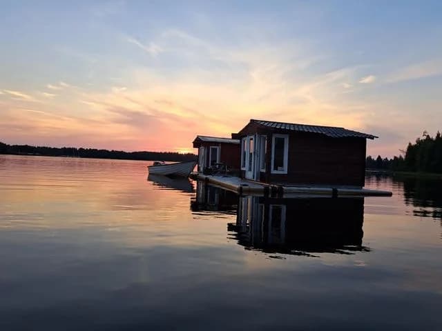 Bureå Camping: Ställplats vid Bureälven med LEGO-museum, guldvaskning, kajak, fiske & full service. Perfekt för husbil/husvagn & familjer i Västerbotten.