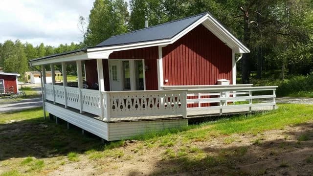 Upptäck Camp Ladrike: Fullt utrustad ställplats vid havet nära Piteå. Pool, restaurang, bastu & aktiviteter för husbil/husvagn. Boka din plats idag!