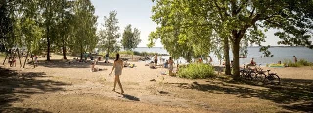 Upptäck Ekuddens Camping i Kungsör! Natursköna ställplatser vid Mälaren med el, nytt servicehus, bad, minigolf & nära centrum. Öppet året om. Boka nu!