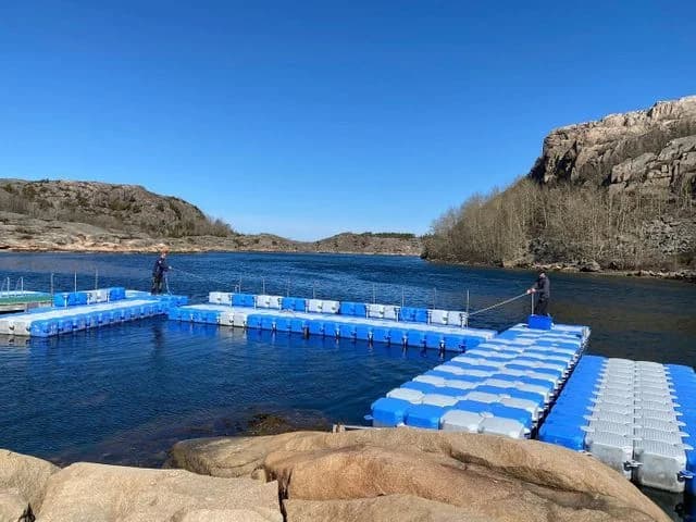 Hitta din perfekta ställplats på Johannesvik Camping vid Kungshamn! Husbilsplatser med el, 5 servicehus, pool, spa, restaurang & massor av aktiviteter.