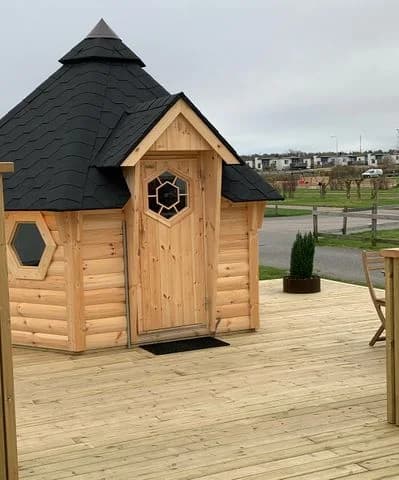 Hitta din perfekta ställplats på Skrea Camping i Falkenberg! Njut av husbilsliv vid Skrea Strand med pool, restaurang, aktiviteter & full service. Boka nu!