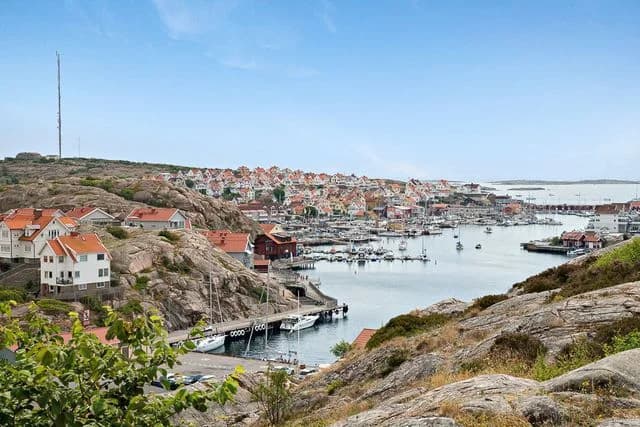 Hitta din perfekta ställplats hos First Camp Umeå vid Nydalasjön! Husbilsplatser med el, service & massor av aktiviteter. Nära city & natur. Öppet året runt.